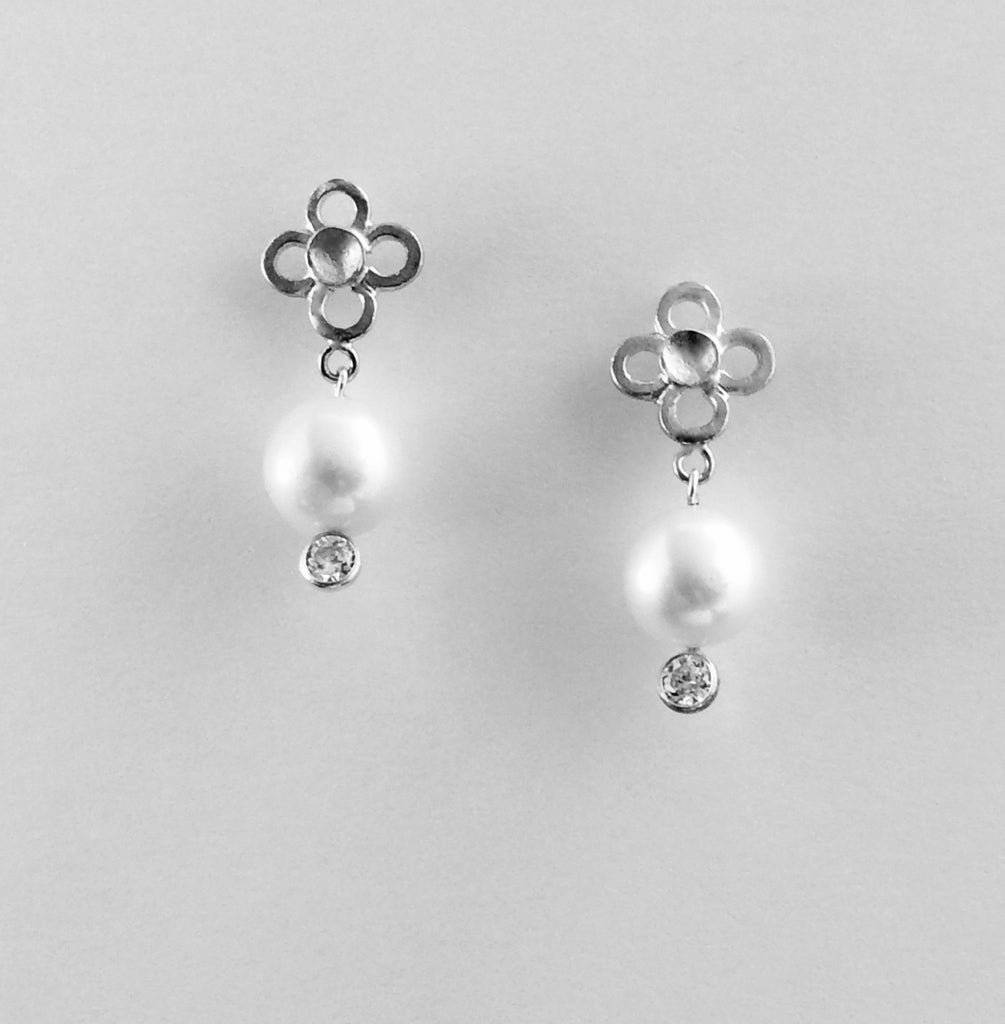 Alhambra Daisy with Cultured Pearl Drops